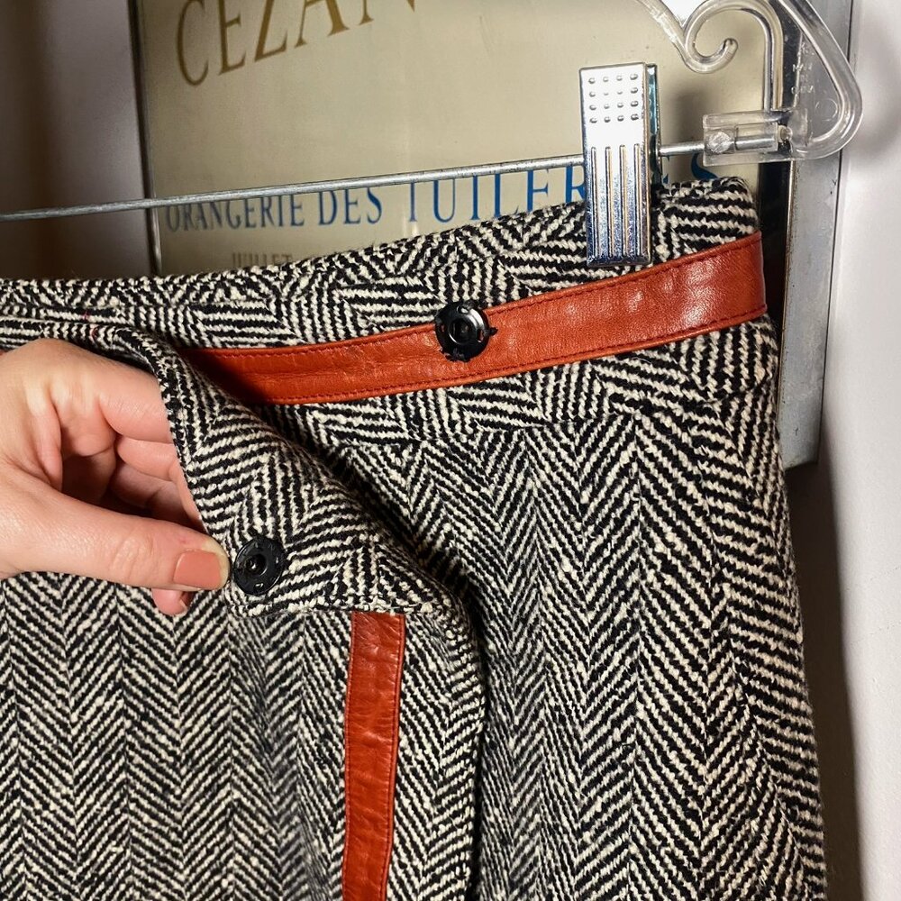 MARC JACOBS Runway 2000 Vintage Tweed Wrap skirt with red leather trim, very 60s - Picture 5 of 5